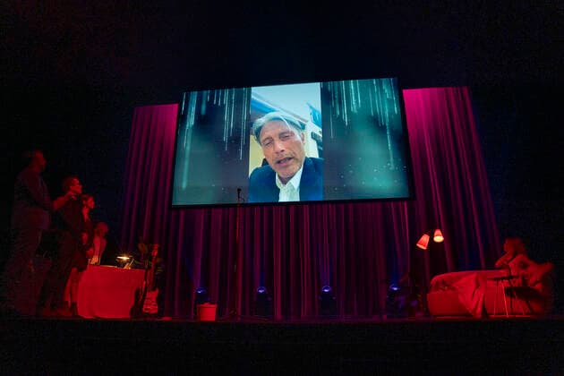 Mads Mikkelsen receives Bodil for best male lead role Awarding of the Bodil Prize 2021 at the Folketeatret in Copenhagen, Saturday 8 May 2021, Copenhagen Denmark  Copyright: fotograf@clausbech.dk ClausxBechx Cop102 spdk20210508-212856-L
