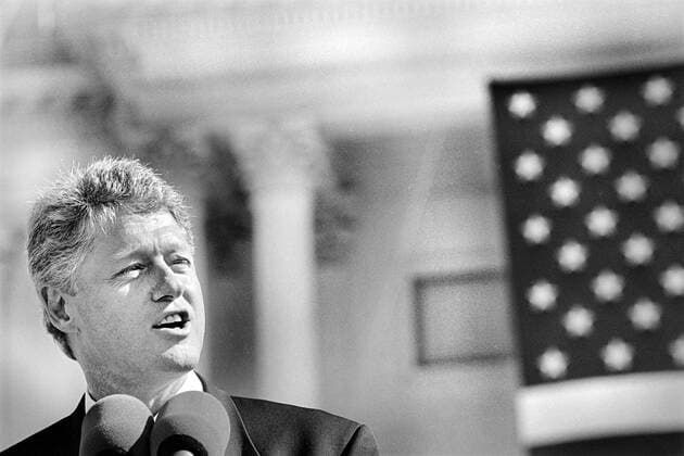 U.S. President Bill Clinton speaking into Microphone at U.S. Capitol during Ceremony for return of Statue of Freedom to the top of U.S. Capitol, Washington, D.C., USA, Maureen Keating, October 1993  Copyright: xCircaxImagesx ghi-circa09501