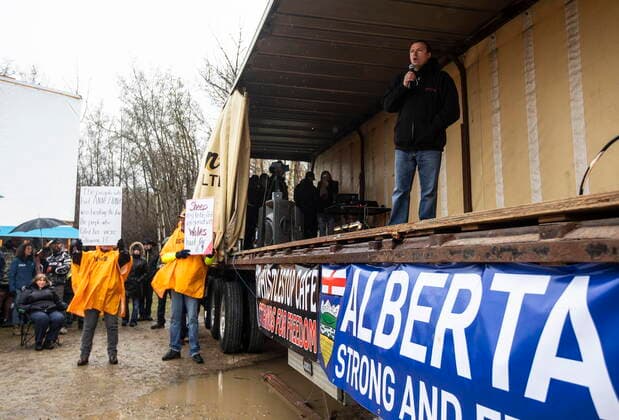May 8, 2021, Mirror, ab, Canada: Chris Scott, owner of the Whistle Stop Cafe speaks during a rally against measures taken by government and health authorities to curb the spread of COVID-19 at his cafe in Mirror Alta, on Saturday May 8, 2021. The Whistle Stop was shut down by AHS for not complying with COVID-19 rules. Mirror Canada  - ZUMAc35_ 20210508_zaf_c35_073 Copyright: xJasonxFransonx