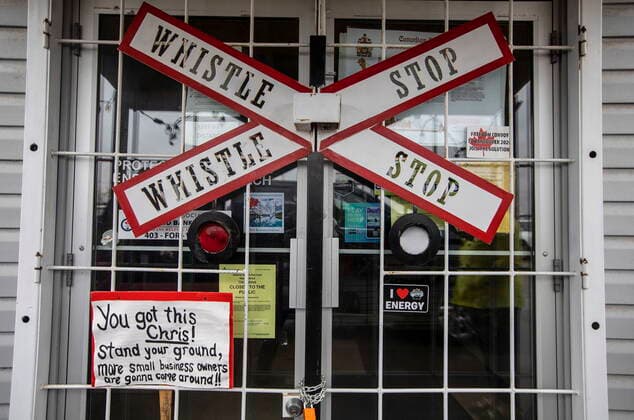 May 8, 2021, Mirror, ab, Canada: A message of support on the closed front door of the Whistle Stop Cafe during a rally against measures taken by government and health authorities to curb the spread of COVID-19 in Mirror Alta, on Saturday May 8, 2021. The Whistle Stop was shut down by AHS for not complying with COVID-19 rules. Mirror Canada  - ZUMAc35_ 20210508_zaf_c35_075 Copyright: xJasonxFransonx