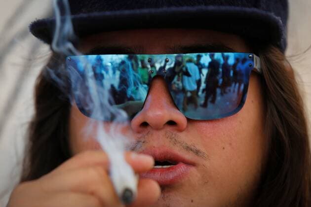 A marijuana consumer smokes today, during the seventh world march for the liberation of the recreational use of cannabis, in the city of Guadalajara, state of Jalisco Mexico 8 May 2021. Marijuana consumers, ask for its free consumption in Guadalajara !ACHTUNG: NUR REDAKTIONELLE NUTZUNG!  Copyright: xFranciscoxGuascox MEX1398 20210509-637561288009860482