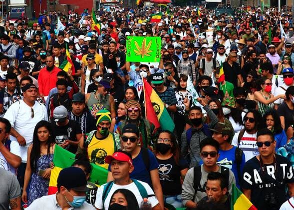 Marijuana users demonstrate today, during the seventh world march for the liberation of the recreational use of cannabis, in the city of Guadalajara, Jalisco state, Mexico 8 May 2021. Marijuana consumers, ask for its free consumption in Guadalajara !ACHTUNG: NUR REDAKTIONELLE NUTZUNG!  Copyright: xFranciscoxGuascox MEX1428 20210509-637561292882194317