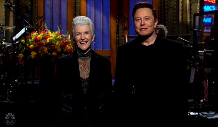 May 08, 2021, New York, New York, USA - Tesla and SpaceX CEO ELON MUSK shares the stage with his mother, MAYE MUSK, as he hosts Saturday Night Live. New York USA - ZUMAce6_ 20210508_zaf_ce6_026 Copyright: xNbc Snlx