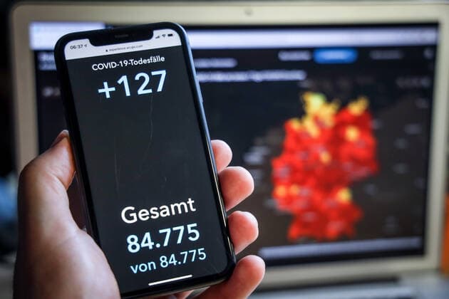 Coronavirus in Germany Covid 19 Dashboard of the Robert Koch Institute 09 05 2021 Robert Koch Institute 7 days Incidence 118.6 7 days Number of cases 98 660 COVID 19 cases 3 520 329 Addition of 12 656 compared to the previous day COVID 19 deaths 84 775 Addition of 127 compared to the previous day