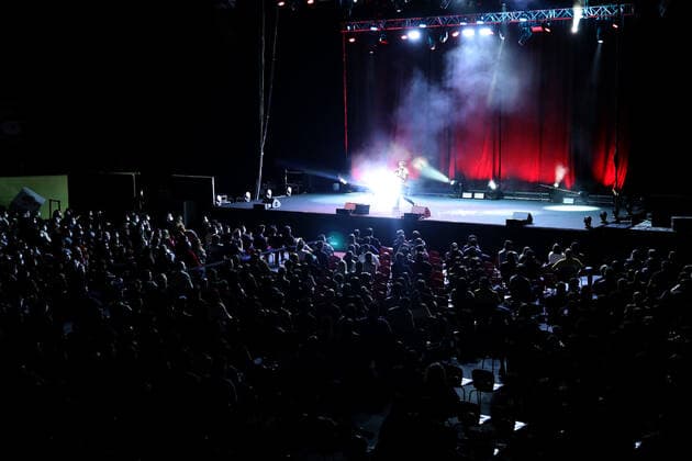 Post-Lockdown comedy pilot test event in Portugal Portuguese comedian Tio Jel performs during a comedy pilot test event at Campo Pequeno in Lisbon, Portugal, on May 9, 2021. The fourth lockdown easing pilot test event in Portugal to assess the feasibility of cultural shows with audiences, took place in Lisbon on Sunday, with a comedy show at Campo Pequeno with a capacity of 1,000 spectators. The use of masks during the entire show was compulsory as well as a prior negative result from an antigen test. Lisbon Portugal fiuza-postlock210509_npVUP  Copyright: xPedroxFiuzax