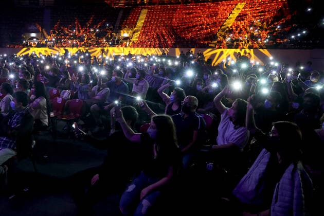 Post-Lockdown comedy pilot test event in Portugal Spectators attend a comedy pilot test event at Campo Pequeno in Lisbon, Portugal, on May 9, 2021. The fourth lockdown easing pilot test event in Portugal to assess the feasibility of cultural shows with audiences, took place in Lisbon on Sunday, with a comedy show at Campo Pequeno with a capacity of 1,000 spectators. The use of masks during the entire show was compulsory as well as a prior negative result from an antigen test. Lisbon Portugal fiuza-postlock210509_npmaE  Copyright: xPedroxFiuzax