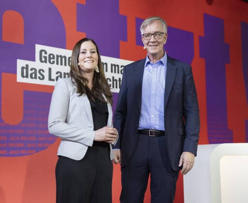 Bilder des Jahres 2021, News 05 Mai News Themen der Woche KW19 Co-Parteichefin Janine Wissler und Fraktionschef Dietmar Bartsch sind die Spitzenkandidaten der Partei - Die Linke - fuer die Bundestagswahl 2021. Berlin, 10.05.2021 Berlin Deutschland *** Co party leader Janine Wissler and parliamentary group leader Dietmar Bartsch are the top candidates of The Left Party for the 2021 federal election Berlin, 10 05 2021 Berlin Germany Copyright: xThomasxImo photothek.netx