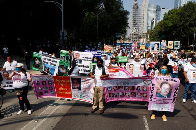 Mothers Of Missing Persons Protest To Demand Solutions In Mexico MEXICO CITY, MEXICO - MAY 10: Mothers of disappeared persons, take part during a march to demand justice and the return of their relatives alive, demand urgent solutions to the alarming figures as part of Mother s Day at Reforma Avenue on May 10, 2021 in Mexico City, Mexico. More that 87,700,000 persons registered as missing due to various causes such as forced disappearance, kidnappings or organized crime in Mexico. Copyright: xLuisxBarronx EYEPIXGROUP_LB_10052021_6718