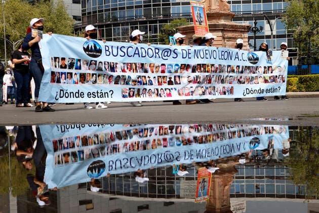 Mothers Of Missing Persons Protest To Demand Solutions In Mexico MEXICO CITY, MEXICO - MAY 10: Mothers of disappeared persons, take part during a march to demand justice and the return of their relatives alive, demand urgent solutions to the alarming figures as part of Mother s Day at Reforma Avenue on May 10, 2021 in Mexico City, Mexico. More that 87,700,000 persons registered as missing due to various causes such as forced disappearance, kidnappings or organized crime in Mexico. Copyright: xLuisxBarronx EYEPIXGROUP_LB_10052021_6731