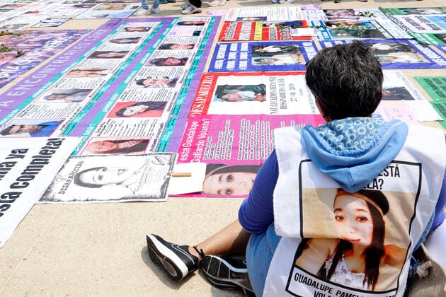 Mothers Of Missing Persons Protest To Demand Solutions In Mexico MEXICO CITY, MEXICO - MAY 10: Mothers of disappeared persons, take part during a march to demand justice and the return of their relatives alive, demand urgent solutions to the alarming figures as part of Mother s Day at Reforma Avenue on May 10, 2021 in Mexico City, Mexico. More that 87,700,000 persons registered as missing due to various causes such as forced disappearance, kidnappings or organized crime in Mexico. Copyright: xLuisxBarronx EYEPIXGROUP_LB_10052021_6739