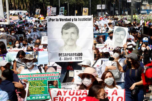 Mothers Of Missing Persons Protest To Demand Solutions In Mexico MEXICO CITY, MEXICO - MAY 10: Mothers of disappeared persons, take part during a march to demand justice and the return of their relatives alive, demand urgent solutions to the alarming figures as part of Mother s Day at Reforma Avenue on May 10, 2021 in Mexico City, Mexico. More that 87,700,000 persons registered as missing due to various causes such as forced disappearance, kidnappings or organized crime in Mexico. Copyright: xLuisxBarronx EYEPIXGROUP_LB_10052021_6721