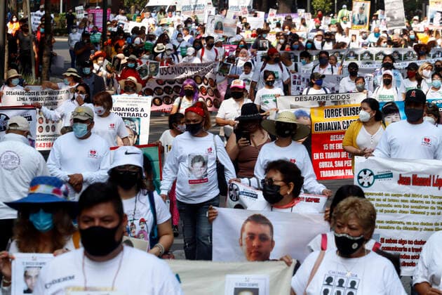 Mothers Of Missing Persons Protest To Demand Solutions In Mexico MEXICO CITY, MEXICO - MAY 10: Mothers of disappeared persons, take part during a march to demand justice and the return of their relatives alive, demand urgent solutions to the alarming figures as part of Mother s Day at Reforma Avenue on May 10, 2021 in Mexico City, Mexico. More that 87,700,000 persons registered as missing due to various causes such as forced disappearance, kidnappings or organized crime in Mexico. Copyright: xLuisxBarronx EYEPIXGROUP_LB_10052021_6722