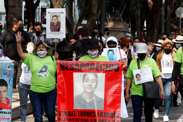 Mothers Of Missing Persons Protest To Demand Solutions In Mexico MEXICO CITY, MEXICO - MAY 10: Mothers of disappeared persons, take part during a march to demand justice and the return of their relatives alive, demand urgent solutions to the alarming figures as part of Mother s Day at Reforma Avenue on May 10, 2021 in Mexico City, Mexico. More that 87,700,000 persons registered as missing due to various causes such as forced disappearance, kidnappings or organized crime in Mexico. Copyright: xLuisxBarronx EYEPIXGROUP_LB_10052021_6724