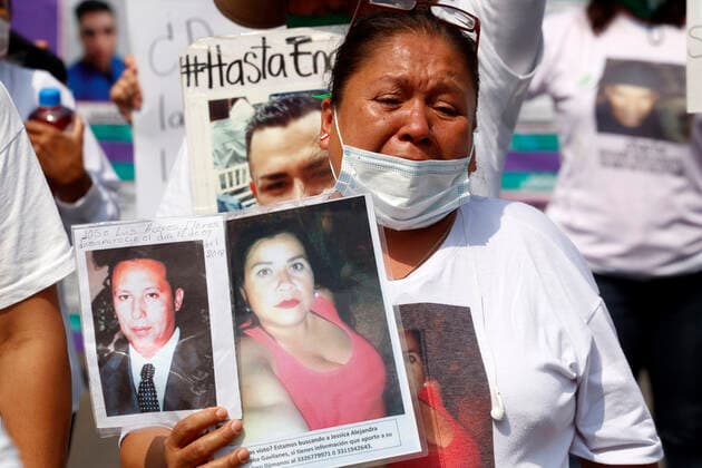 Mothers Of Missing Persons Protest To Demand Solutions In Mexico MEXICO CITY, MEXICO - MAY 10: Mothers of disappeared persons, take part during a march to demand justice and the return of their relatives alive, demand urgent solutions to the alarming figures as part of Mother s Day at Reforma Avenue on May 10, 2021 in Mexico City, Mexico. More that 87,700,000 persons registered as missing due to various causes such as forced disappearance, kidnappings or organized crime in Mexico. Copyright: xLuisxBarronx EYEPIXGROUP_LB_10052021_6726