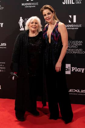 66th David Di Donatello 2021 prize Claudia Gerini and mother Tania Attend 66th David Di Donatello 2021 prize ceremony photocall on May 11, 2021 in Rome, Italy. Imago Images Emmefoto Copyright: xImagoxImages Emmefotox