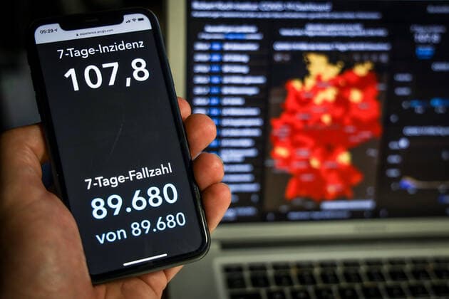 Coronavirus in Germany Covid 19 Dashboard of the Robert Koch Institute 12 05 2021 Robert Koch Institute 7 days Incidence 107.8 7 days Number of cases 89 680 COVID 19 cases 3 548 285 Addition of 14 909 compared to the previous day COVID 19 deaths 85 380 Addition of 268 compared to the previous day