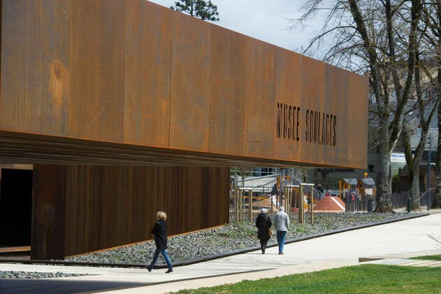 Architektur von RCR Arquitectes Rodez (south of France): Soulages Museum The Soulages Museum in Rodez, contemporary art museum dedicated to the work of French abstract artist Pierre Soulage, architecture by RCR arquitectes and Passelac & Roques. Aveyron 12; Midi Pyrenees; Occitanie Pyrenees Mediterranee; Rodez Europe; Western Europe; France  Copyright: xGrimault Andia.frx 272335