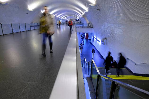 Architektur von Alvaro Siza Vieira Portugal, Lisbon: underground Portugal, Lisbon: metro station Baixa Chiado , by architect Alvaro Siza Lisboa Europe; Western Europe; Portugal  Copyright: xMonassexTh Andia.frx 308453