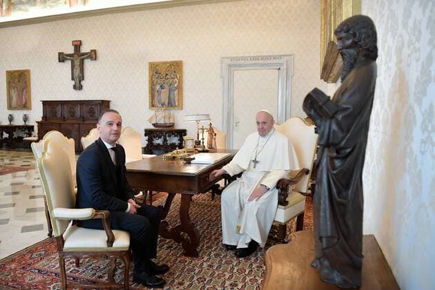 Bilder des Jahres 2021, News 05 Mai News Themen der Woche KW19 News Bilder des Tages May 12,2021 : Pope Francis meets with Mr. Heiko Maas, Minister of Foreign Affairs of the Federal Republic of Germany at the Vatican  Copyright: x VATICANxMEDIAx CPPx xIPAx x CatholicxPressxPhotox