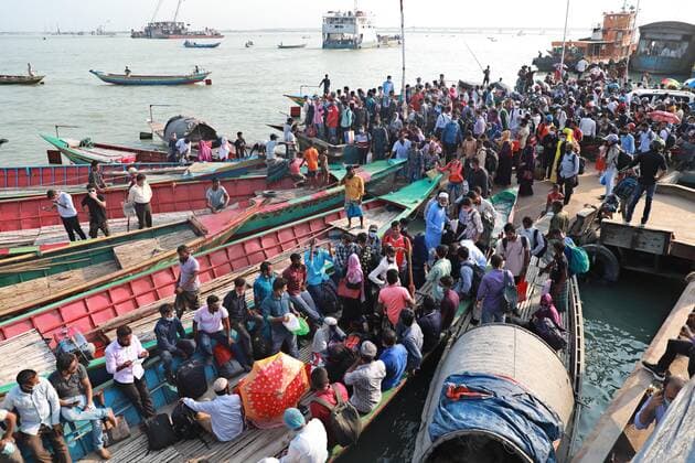 May 12, 2021, Dhaka, Dhaka, Bangladesh: May, 12, 2021 Bangladeshi people take place on an overcrowded ferry to go to their village homes for the Eid al-Fitr festival in Shimuliya, Munshiganj, on the outskirts of Dhaka, Bangladesh, May 12, 2021. Five people died after they fell sick due to the heat on two overcrowded ferries in Madaripur s Banglabazar today. Eight others fell ill at the same time this noon. Dhaka Bangladesh - ZUMAr338 20210512_zip_r338_069 Copyright: xHarun-Or-Rashidx