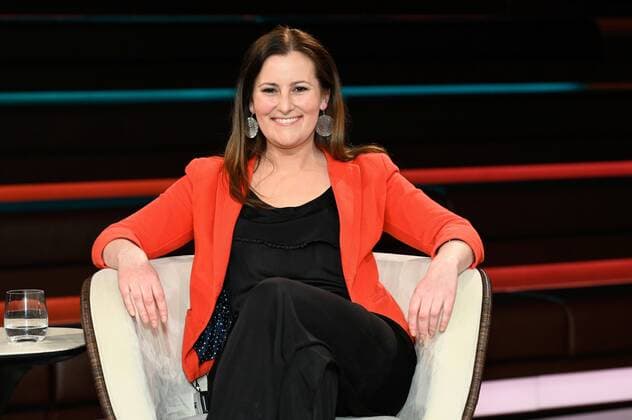 Janine Wisssler politician 05 21 her Janine Wissler on 11 May 2021 in Markus Lanz , ZDF TV television talk show talk show Germany German German woman politics Die Linke Linken Co Chairwoman Left Party German female politician across half sitting smiling Markus Lanz on 11 May 2021