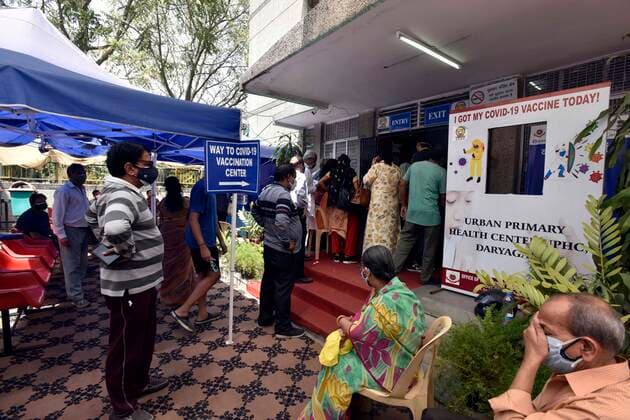NEW DELHI, INDIA MAY 15: People waiting to be vaccinated against Covid-19 at SDMC Dispensary, Daryaganj on May 15, 2021 in New Delhi, India. (Photo by Sanjeev Verma Hindustan Times ) COVID-19 Vaccination Drive