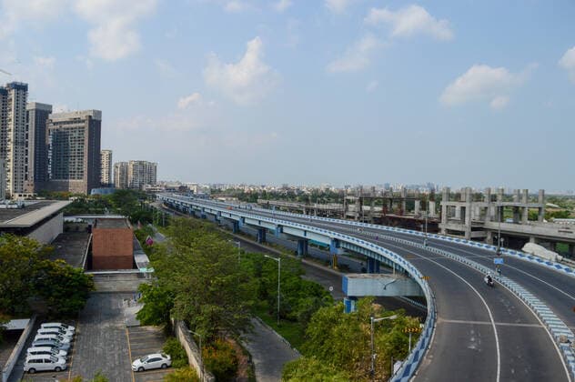 May 16, 2021, Kolkata, West Bengal, India: An emoty road during first day of 14 day lockdown in Kolkata , India , on 16 May 2021 Kolkata India - ZUMAc211 20210516_zip_c211_010 Copyright: xDebarchanxChatterjeex