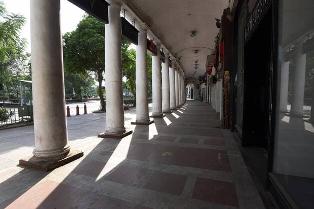 NEW DELHI, INDIA ? MAY 16: Connaught Place seen deserted as the Delhi Government extended lockdown for another week, on May 16, 2021 in New Delhi, India. (Photo by Mohd Zakir Hindustan Times ) Daily Life Amid Coronavirus Pandemic In India
