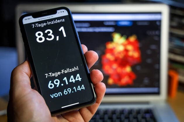 Coronavirus in Germany Covid 19 Dashboard of the Robert Koch Institute 17 05 2021 Robert Koch Institute 7 days Incidence 83.1 7 days Number of cases 69 144 COVID 19 Cases 3 598 846 Addition of 5 412 compared to previous day COVID 19 Deaths 86 160 Addition of 64 compared to previous day