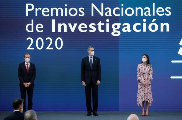 Spain s King Felipe VI (C), Queen Letizia (R) and Spanish Science and Innovation Minister s Pedro Duque attend 2020 Spanish Research Prizes awarding ceremony, at El Pardo Palace, in Madrid, Spain, 17 May 2021. Spain s royal couple chairs Spanish Research Prizes awarding ceremony !ACHTUNG: NUR REDAKTIONELLE NUTZUNG!  Copyright: xChemaxMoyax GRAF9316 20210517-637568500753080479