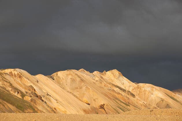 Creative Highlights World The colourful mountains of Landmannalaugar in the evening light Hvolsvöllur, Iceland CR_THHE210517A-748840-01