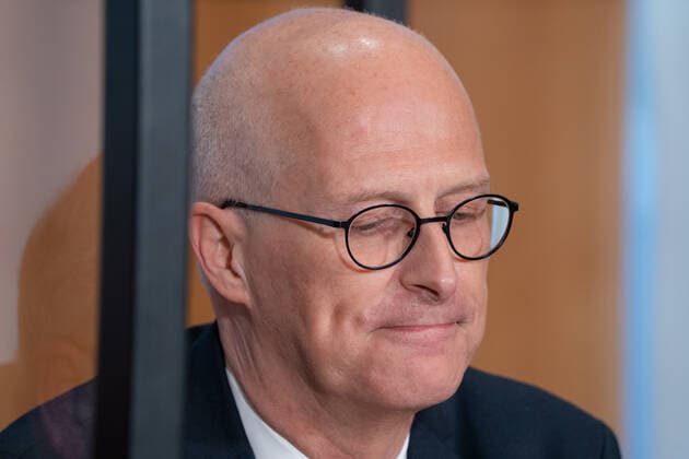 Hamburg Senate informs about easing of Corona measures at State Press Conference in Hamburg City Hall Hamburg Senate informs about easing of Corona measures at State Press Conference in Hamburg City Hall Peter Tschentscher, First Mayor Hamburg Senate informs about easing of Cor