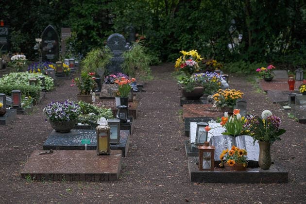 Tag des Friedhofs am 19. September Düsseldorf 18.05.2021 Friedhof Grab Grabstein Trauer Tod Ruhestätte Friedhofsruhe Grabesruhe Friedhofsgebühren Bestattung Bestattungskosten Sterbeversicherung Sterbegeld Grabnutzungsgebühren Beisetzungsgebühren Düsseldorf Nordrhein-Westfalen Deutschland *** Düsseldorf 18 05 2021 cemetery grave gravestone mourning death resting place cemetery peace grave peace cemetery fees burial burial costs death insurance death money grave use fees burial fees Düsseldorf North Rhine Westphalia Germany