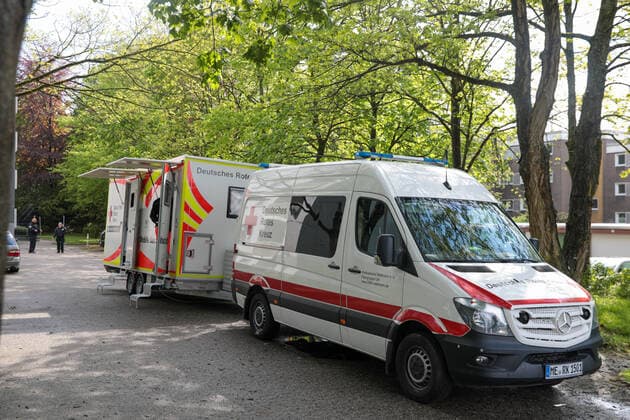 Covid outbreak in Velbert high-rise In two high-rise buildings in Velbert Birth, the Indian virus mutation of the Corona virus was detected in one person, 19 other people have been tested positive for Covid so far More than 200 residents are under quarantine under guard of the Public Order Office and the German Red Cross The n