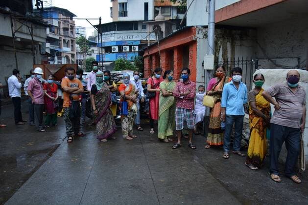MUMBAI, INDIA ? MAY 19: Senior citizens wait in queue for Covid inoculation at TMC s C.R. Wadia Hospital as vaccination resumed after four days in Thane, on May 19, 2021 in Mumbai, India. (Photo by Praful Gangurde Hindustan Times ) COVID-19 Vaccination Drive