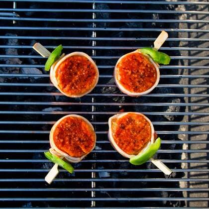 Grilled meat on a summer barbecue in the garden Copyright: xx 19043110