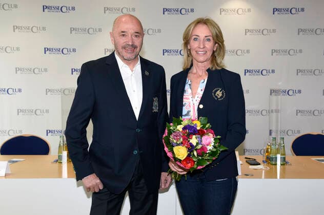 Christian Neureuther and Michaela Gerg at the press conference for the 1 digital youth award 2021 under the motto sagwasduwillst at the Presseclub Munich, 21 05 2021 Foto:xS.xAdamx xFuturexImage