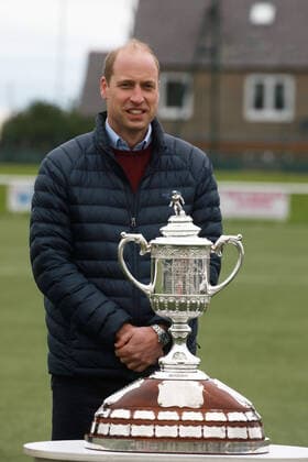 . 21 05 2021. Edinburgh, United Kingdom. Prince William, the Duke of Cambridge, during a visit to The Spartans FC and Community Association in Edinburgh, Scotland, to see the positive impact of the Heads Up ÔMentally Healthy FootballÕ declaration in Scotland  xPoolx xi-Imagesx IIM-22193-0071