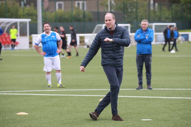 . 21 05 2021. Edinburgh, United Kingdom. Prince William, the Duke of Cambridge, during a visit to The Spartans FC and Community Association in Edinburgh, Scotland, to see the positive impact of the Heads Up ÔMentally Healthy FootballÕ declaration in Scotland  xPoolx xi-Imagesx IIM-22193-0100