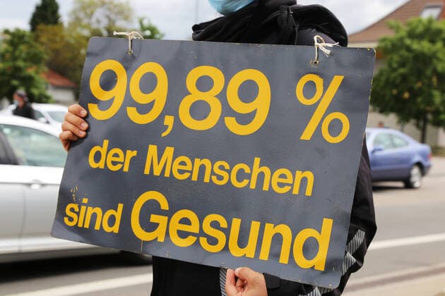 Rally against Corona measures Demonstrators express their criticism of Corona policy with an approved sign campaign in Industriestraße in Ludwigshafen Copyright: xx