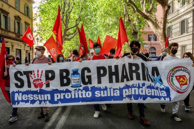 Coronavirus, Demonstration für Patentaufhebung in Rom Demonstration in Rome on Saturday 22 May. The basic union union (USB). At the center of the event, once again, the request for the liberalization of patents on vaccines.  Copyright: xStefanoxRonchinix xIPAx xStefanoxRonchinix