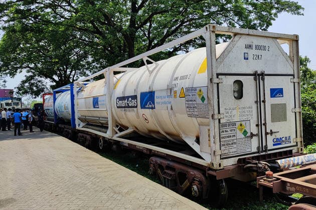 Oxygen Express Arrives In Assam An Oxygen Express carrying medical oxygen for COVID-19 patients arrived at Inland Container Depot , Amingaon in Guwahati ,India on May 23,2021.The Oxygen Express has carried 4 containers with 80 tonnes of medical oxygen. Assam Guwahati India hazarika-notitle210523_np3Uq  Copyright: xAnuwarxHazarikax