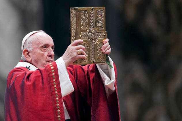 Coronavirus in Kanada, Premierminister von Nova Scotia Iain Rankin bekommt Pfizer-BioNTech Impfung May 23, 2021 : Pope Francis celebrates a Pentecost Mass inside St. Peter s Basilica at the Vatican  Copyright: x AlessiaxGiuliani CPPx xIPAx x CatholicxPressxPhotox