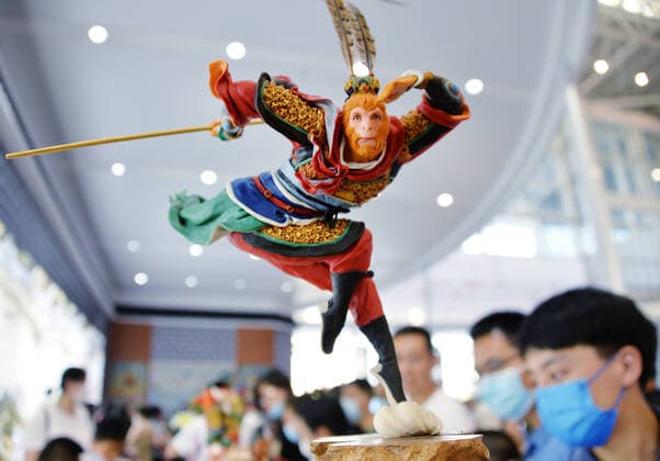 Coronavirus in Kanada, Premierminister von Nova Scotia Iain Rankin bekommt Pfizer-BioNTech Impfung TIANJIN, CHINA - MAY 22: A clay figurine featuring Monkey King is on display during 5th World Intelligence Congress (WIC) at Tianjin Meijiang Conference and Exhibition Center on May 22, 2021 in Tianjin, China.  Copyright: xVCGx CFP111331045851