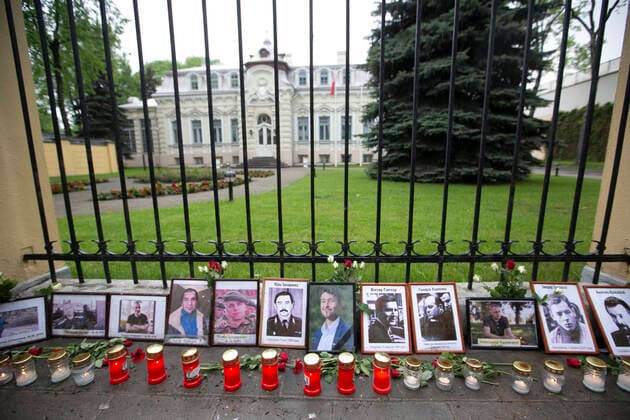 Coronavirus in Kanada, Premierminister von Nova Scotia Iain Rankin bekommt Pfizer-BioNTech Impfung News Bilder des Tages 2021-05-23 Vilnius Lithuania. Belarus living in Vilnius protest against detaining by Lukashenko regime opposition activist Roman Protasevich in front of Belarus Embassy in Vilnius. Vilnius Lithuania protestas-prie-baltarusijos-ambasados-vilniuje-60aa925d55375  Copyright: xValdasxKopustasx Lithuania Belarus Ryanair