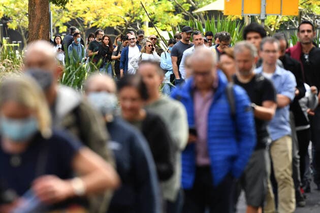 SYDNEY COVID19 VACCINATION HUB, Members of the public wait for a vaccine at a mass COVID-19 vaccination hub in Sydney, Monday, May 24, 2021. ( NO ARCHIVING, EDITORIAL USE ONLY, NO USE IN BOOKS WITHOUT CONSENT SYDNEY NSW AUSTRALIA  Copyright: xJOELxCARRETTx 20210524001544784924