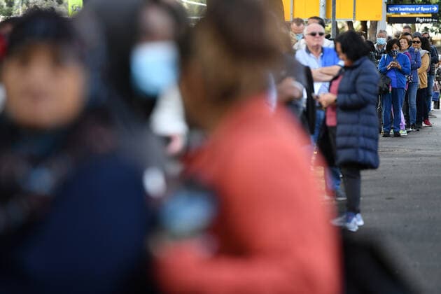 SYDNEY COVID19 VACCINATION HUB, Members of the public wait for a vaccine at a mass COVID-19 vaccination hub in Sydney, Monday, May 24, 2021. ( NO ARCHIVING, EDITORIAL USE ONLY, NO USE IN BOOKS WITHOUT CONSENT SYDNEY NSW AUSTRALIA  Copyright: xJOELxCARRETTx 20210524001544784945
