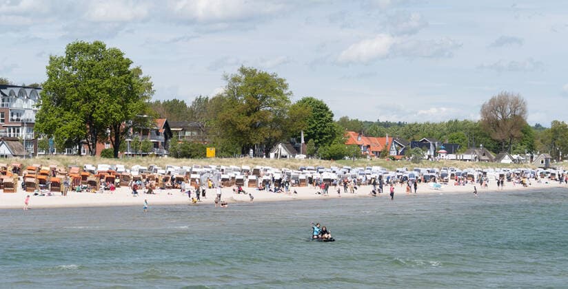 Whitsun 2021 Whitsun Monday Beach at the Bay of Lübeck in Scharbeutz Tourism during the Corona Pandemic Whitsun 2021 Whitsun Monday Beach at the Bay of Lübeck in Scharbeutz Tourism during the Corona Pandemic , Scharbeutz Schleswig Holstein Germany Beach
