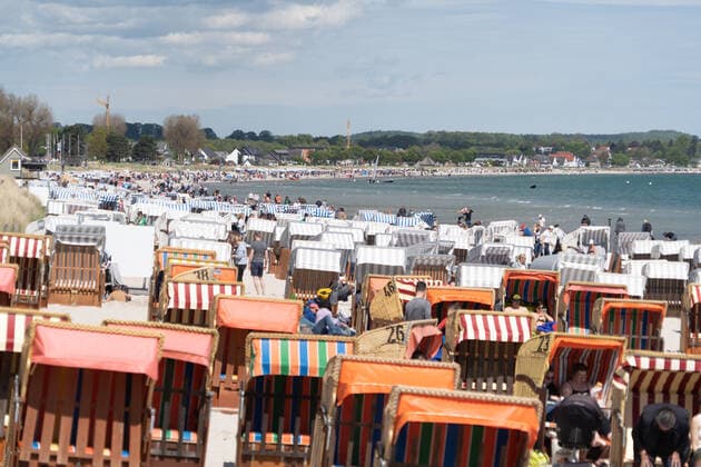 Whitsun 2021 Whitsun Monday Beach at the Bay of Lübeck in Scharbeutz Tourism during the Corona Pandemic Whitsun 2021 Whitsun Monday Beach at the Bay of Lübeck in Scharbeutz Tourism during the Corona Pandemic , Scharbeutz Schleswig Holstein Germany Beach