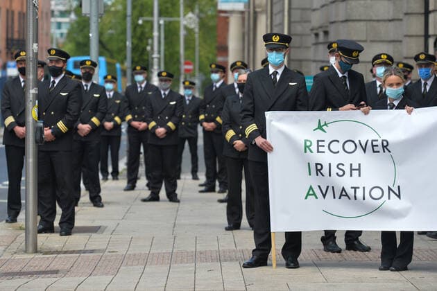 Recover Irish Aviation - Pilots Protest In Dublin Pilots™ group Recover Irish Aviation demonstrating outside Leinster House in Dublin. On Monday, 24 May 2021, in Dublin, Ireland. Dublin Ireland widak-airlinep210524_npFj3  Copyright: xArturxWidakx